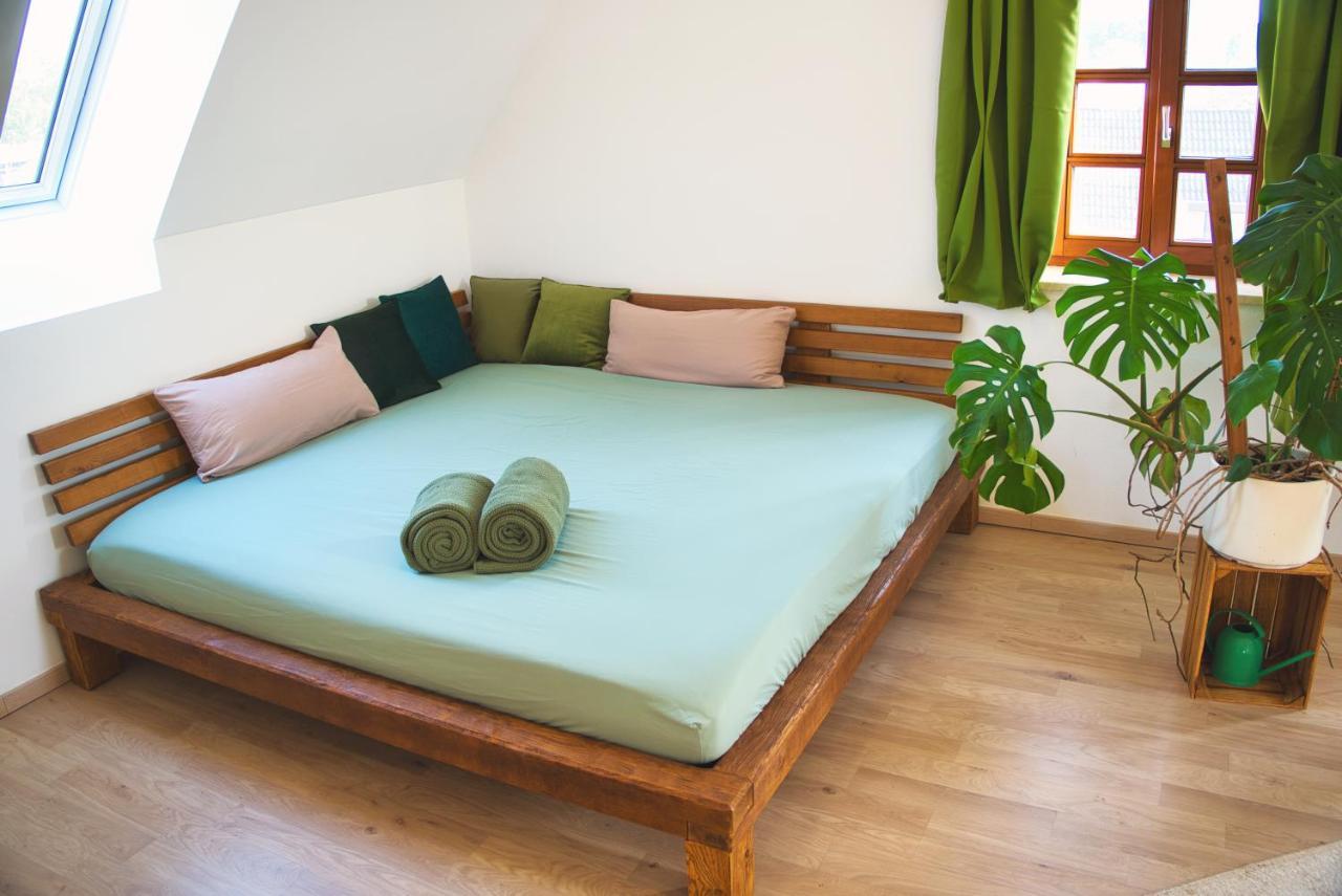 Luxus Apartment! Kueche, Balkon, Netflix, Parkplatz - 8 Personen Apartment Ilmmunster