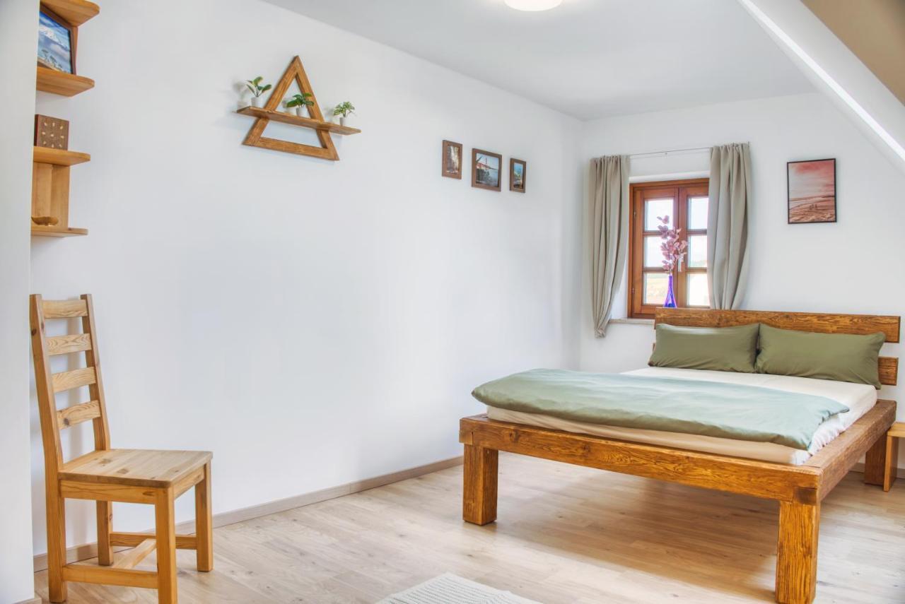 Luxus Apartment! Kueche, Balkon, Netflix, Parkplatz - 8 Personen Apartment