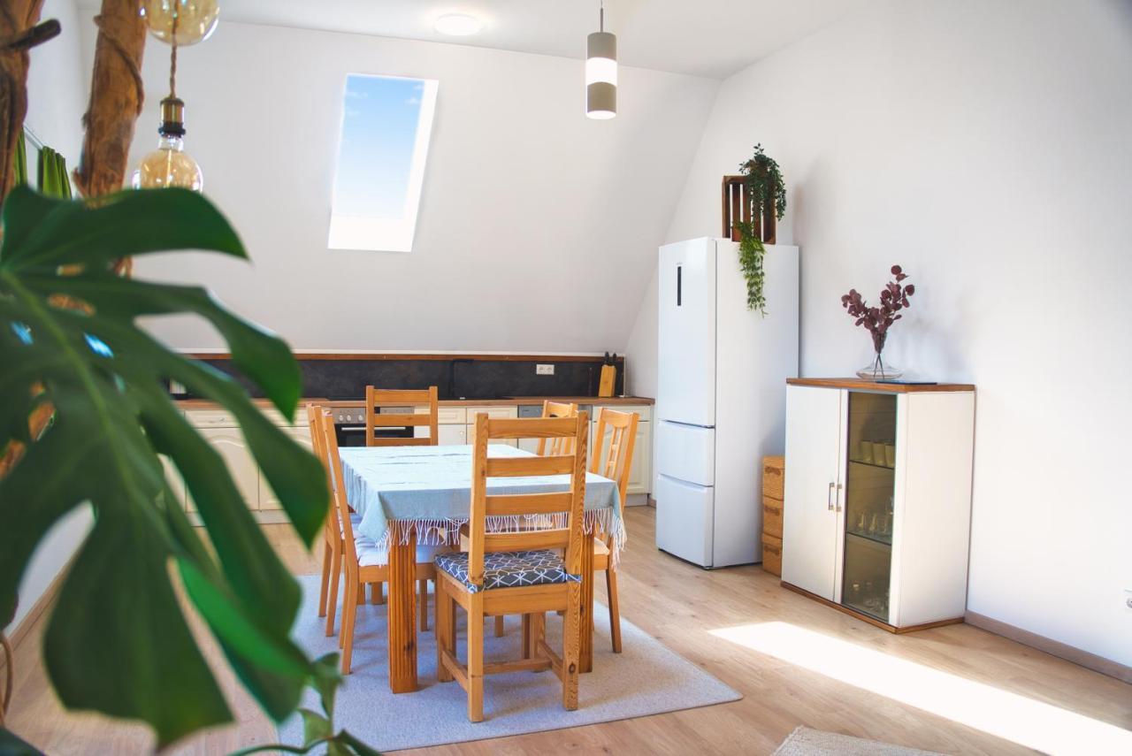Apartment Luxus Apartment! Kueche, Balkon, Netflix, Parkplatz - 8 Personen