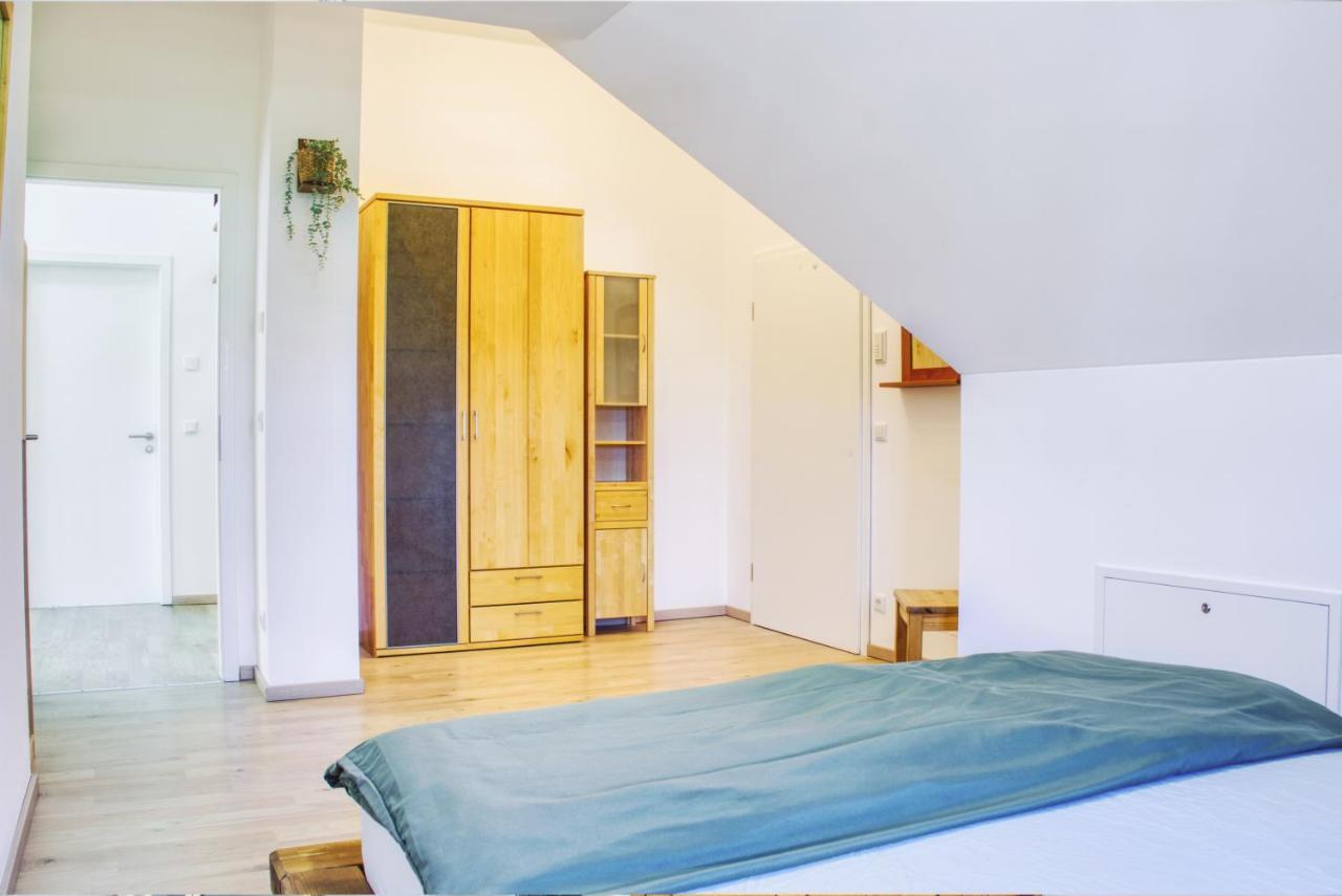 Luxus Apartment! Kueche, Balkon, Netflix, Parkplatz - 8 Personen Apartment Ilmmunster