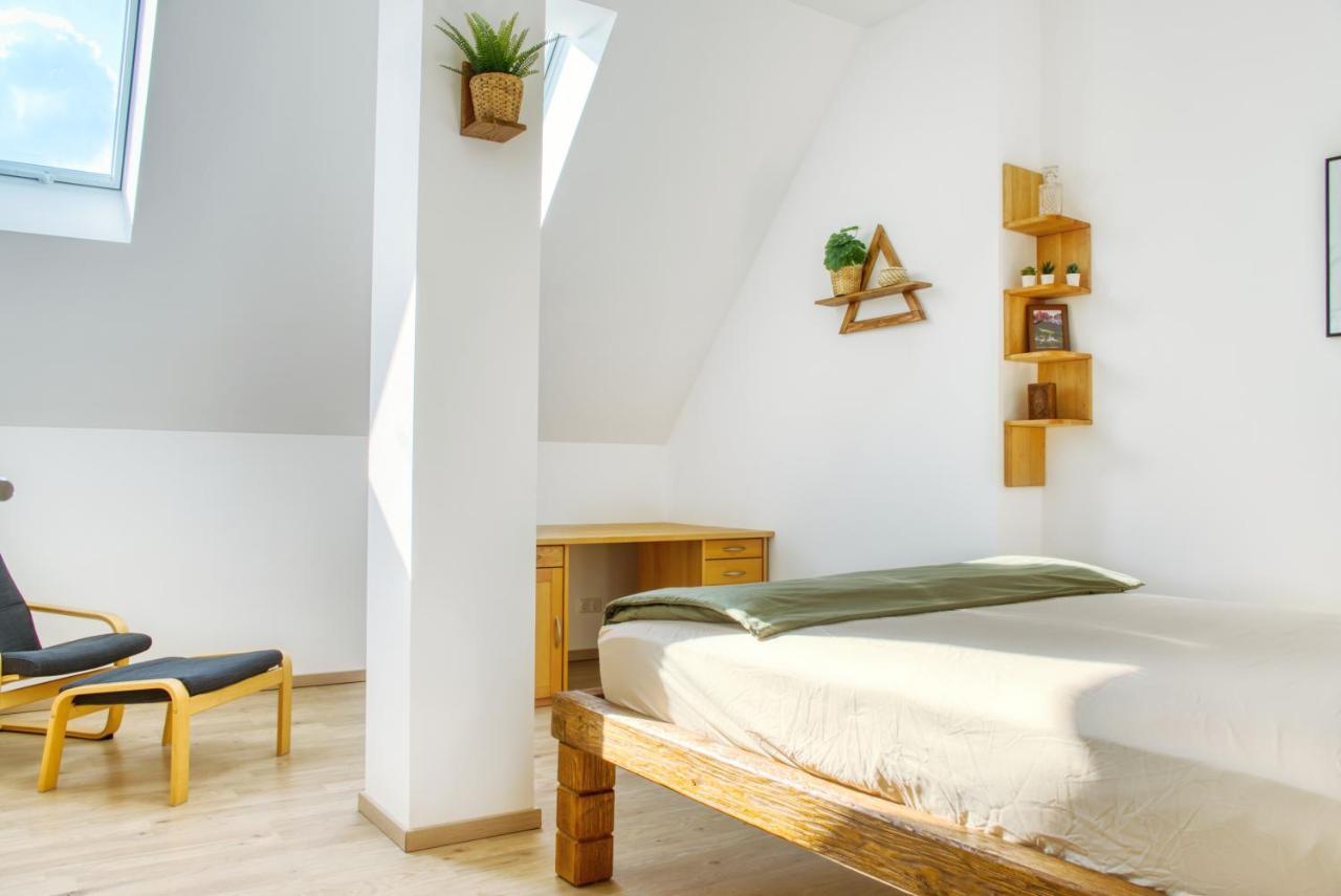 Luxus Apartment! Kueche, Balkon, Netflix, Parkplatz - 8 Personen Apartment *