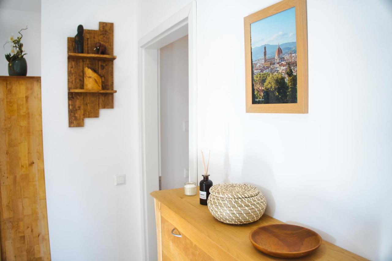 Luxus Apartment! Kueche, Balkon, Netflix, Parkplatz - 8 Personen Apartment *